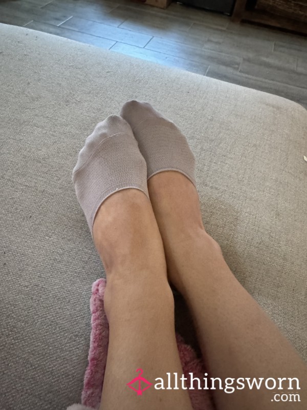 No Show Dirty White Socks