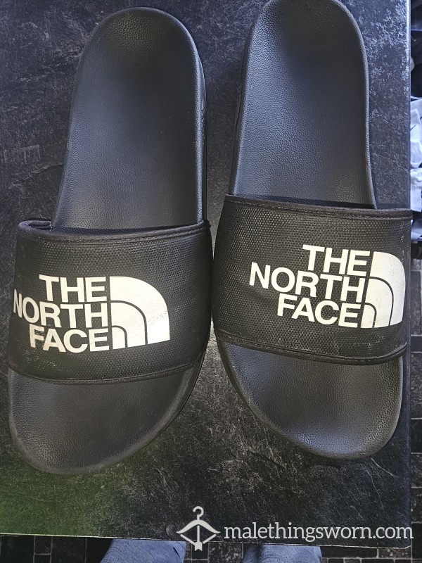 NORTHFACE SLIDERS USED