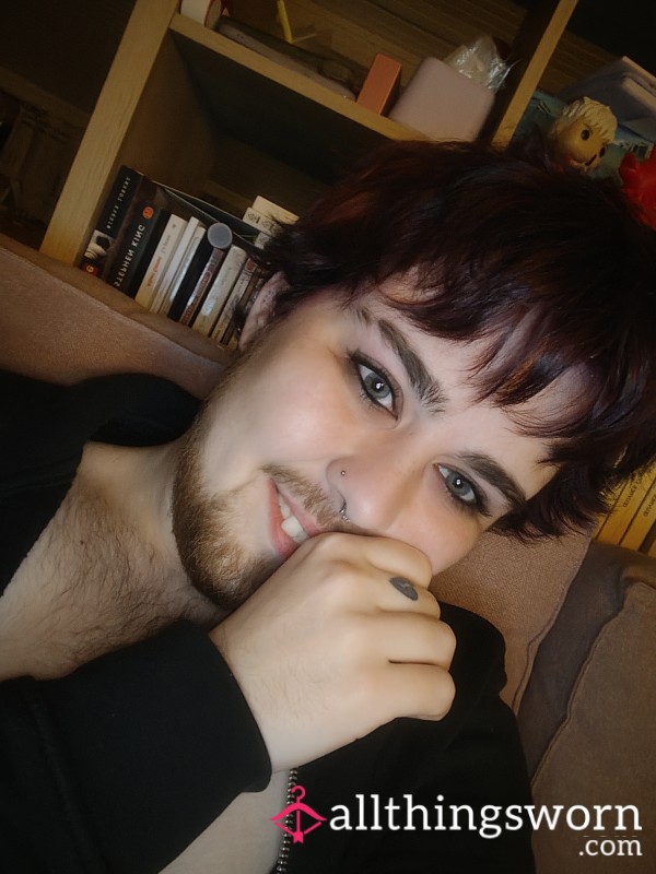 Nothing But My Smile And Grey Eyes - Support A New Creator !