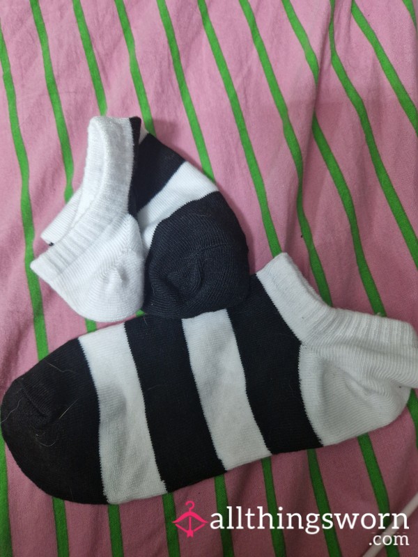 Nova ✌️🇸🇪 Socks Size 34