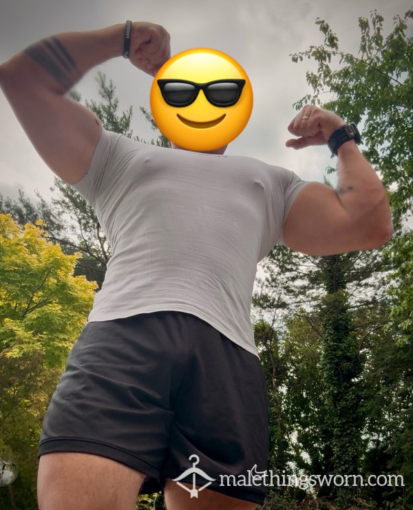 NSFW FLEX FRIDAY 💪🏽TEE SWEATED ARMPIT SKUNK NO DEODORANT 💪🏽😈 👕 💧💧💧📦👃🏽🤪. NOT SAFE FOR WORK INAPPROPRIATE CONTENT!!! 💪🏽😈👌🏽