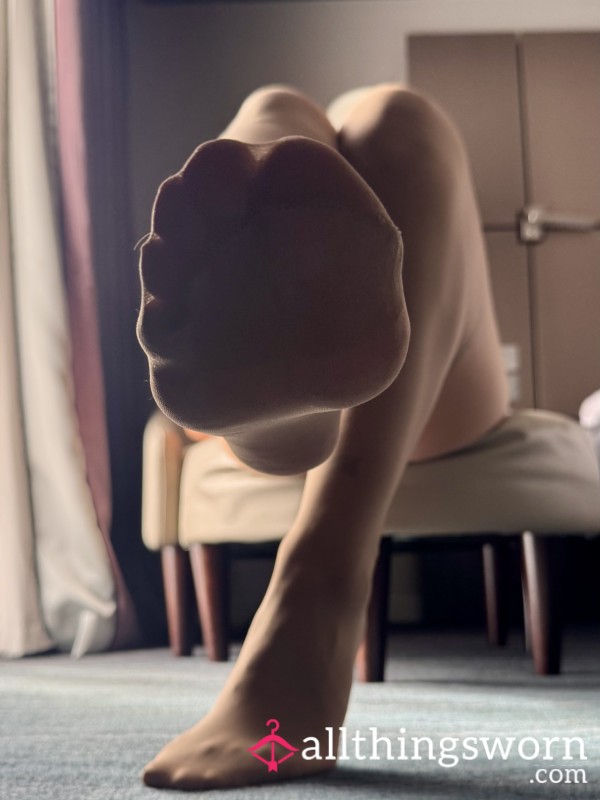 Nude 15 Denier Tights After A Long Day Flying