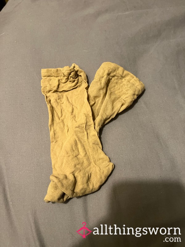Nude Footsies