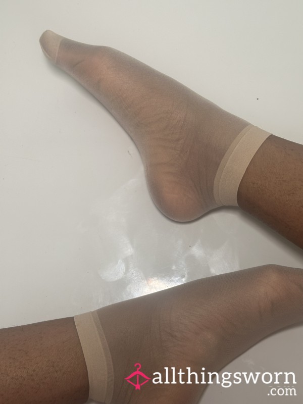 NUDE NYLON SOCKS