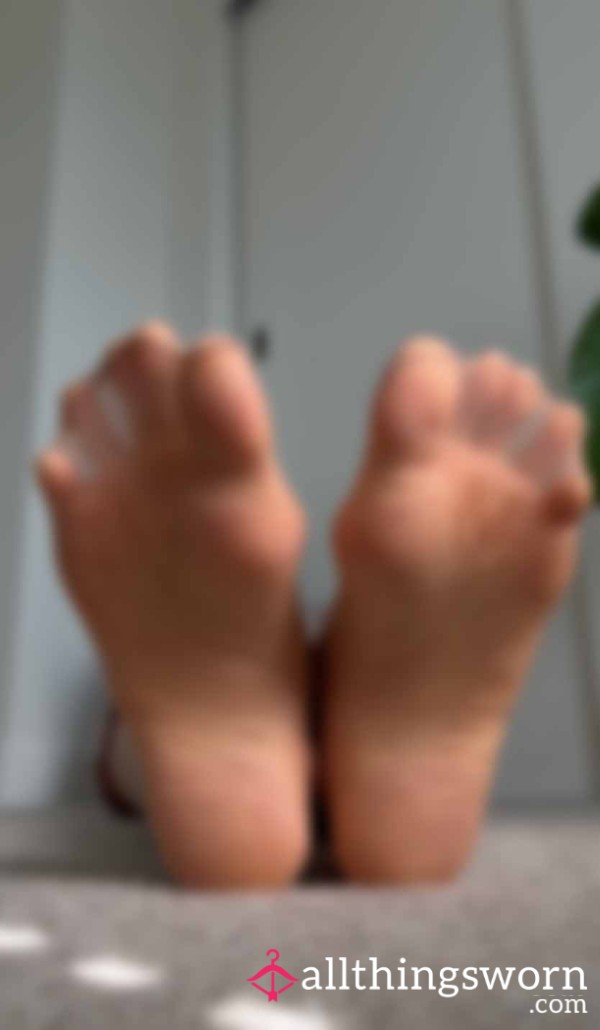 Nude Nylon Soles & Toe Play ✨🦶