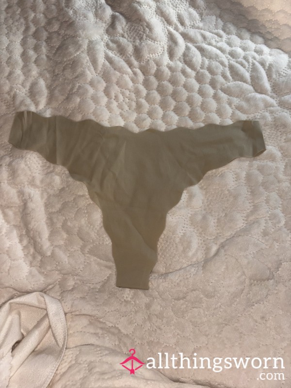 Nude Scalloped Seamless Thong