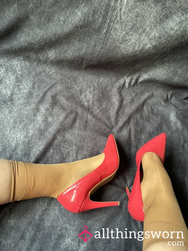 Nude Sheer Nylon Socks (Laddered)