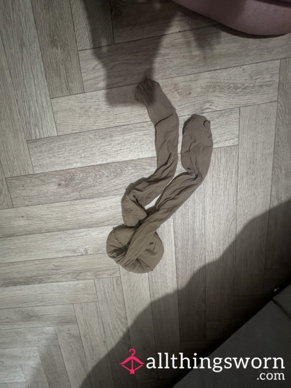 Nude Sticking