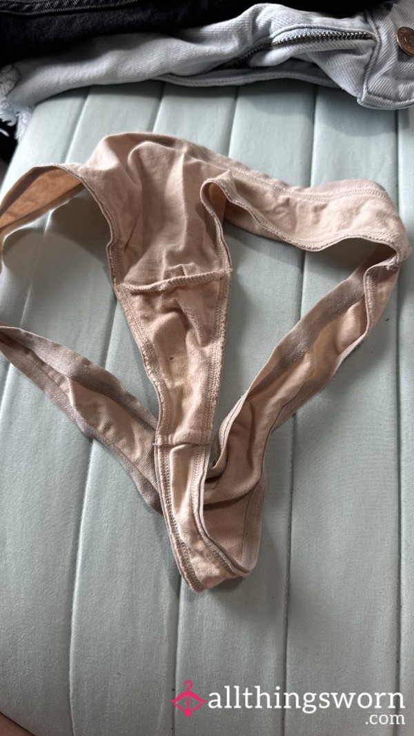 Nudeee