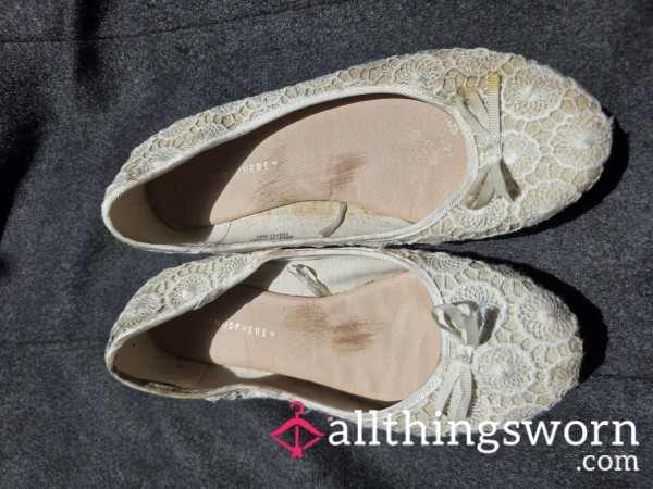 Nurse_Eden Worn Lace Ballet Flats