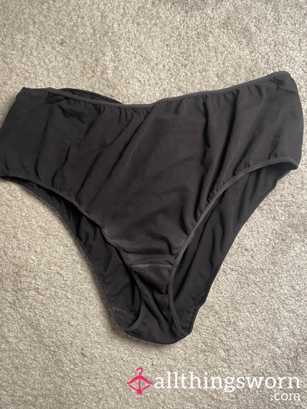 Nurse Working 12 Hour Shifts In Big Black Comfortable Knickers