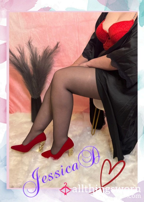Nylons, Heels And No Underwear Pics 🤭