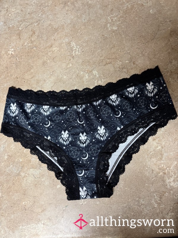 🖤 Occult Moon & Pentagram Lace Undies – Dark Witchy Vibes