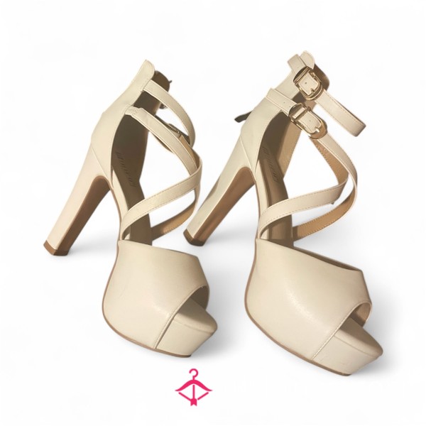 Off-White Heels‼️ Size 7👠