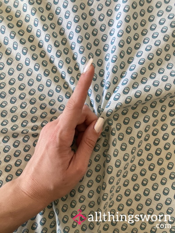 Oh No… 😥 I Accidentally Spilled Some Of My Red Cream On My Blanket, Can Somebody Help Me?