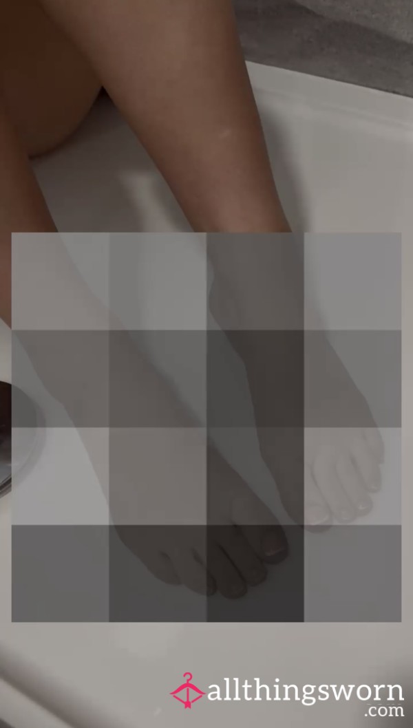 OIL FOOT RUB THE GIRLFRIEND EXPERIENCE