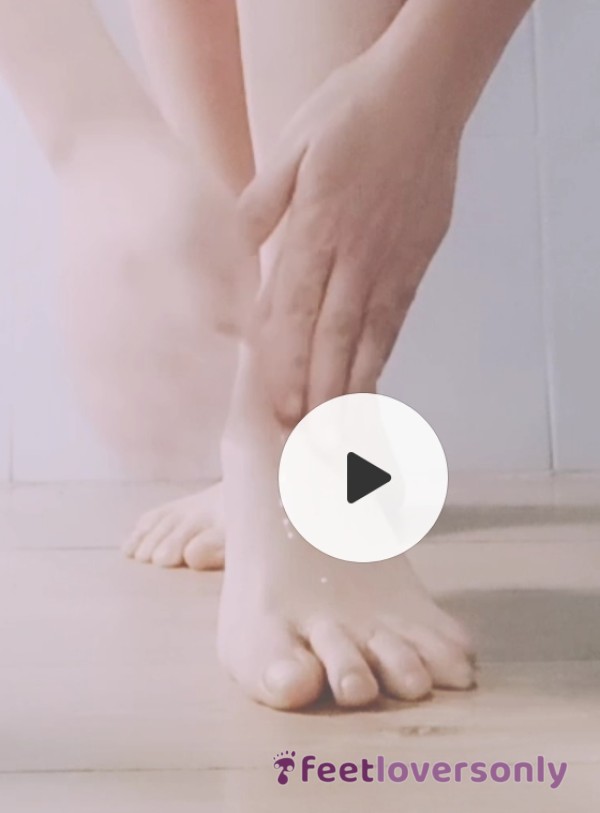 Oil Ma**age On My Feet