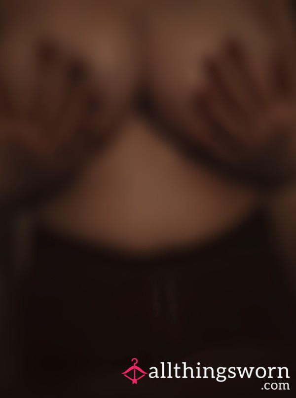 🍒💦 Oiled Double D's B**bs Tease 🍒💦