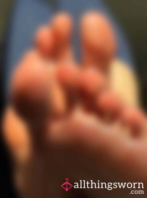 Oiled Long Toes Close-Up ✨🦶