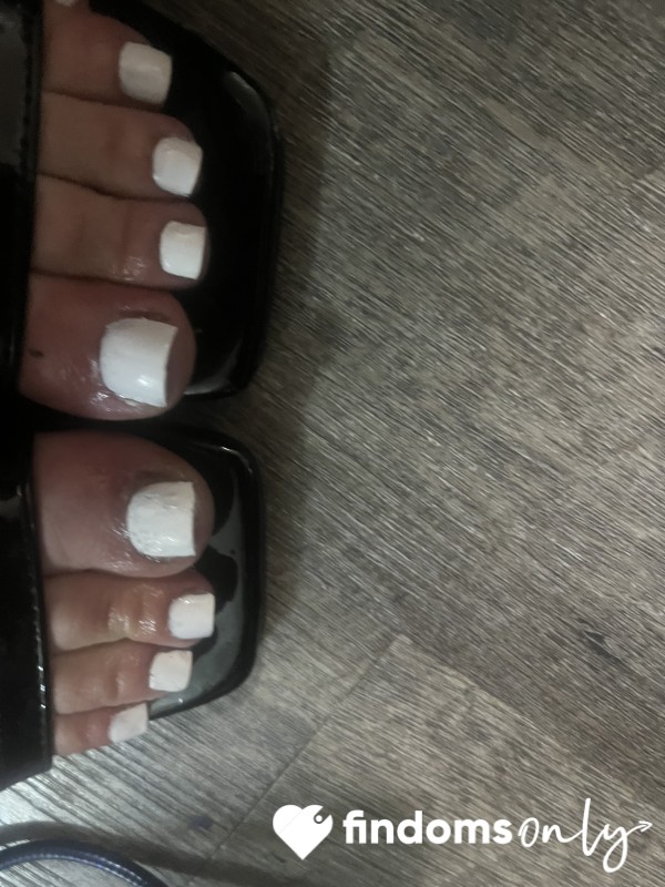 Oiled Toes 🦶 💦