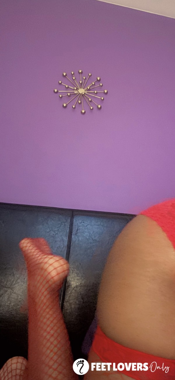 Oiling The Girls💋🦶🏽