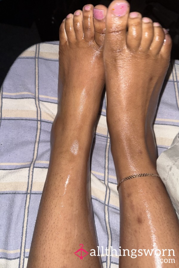 Oily Feet & Pink Toenails ✨💖🦶