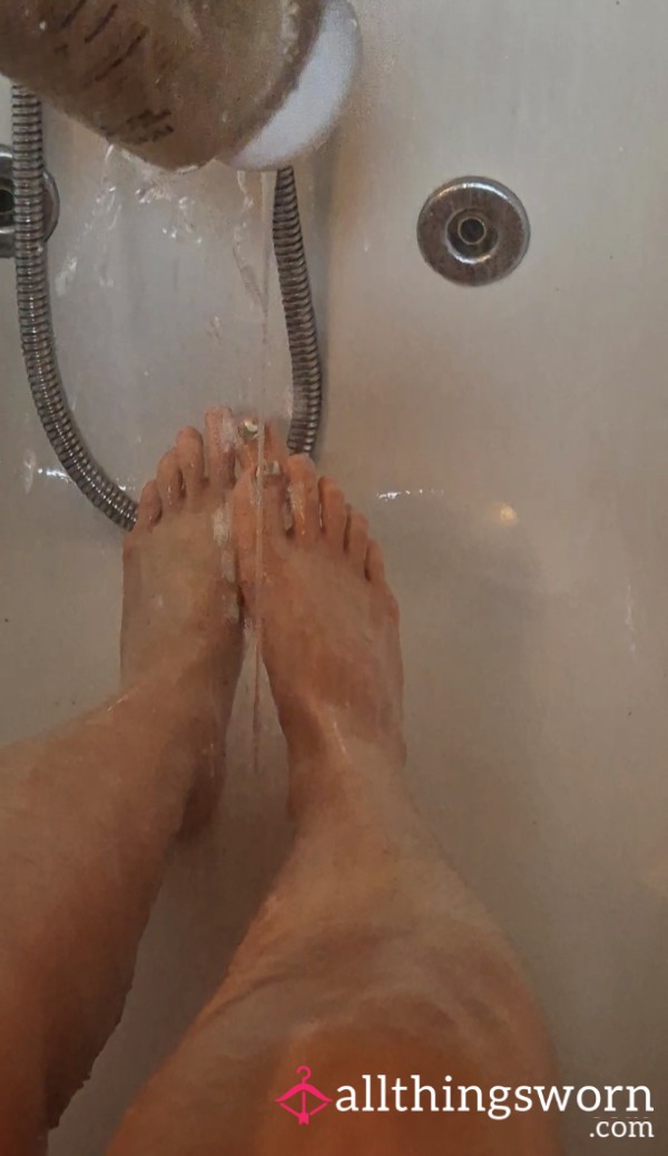 Oily Morning Shower 👅💦👣