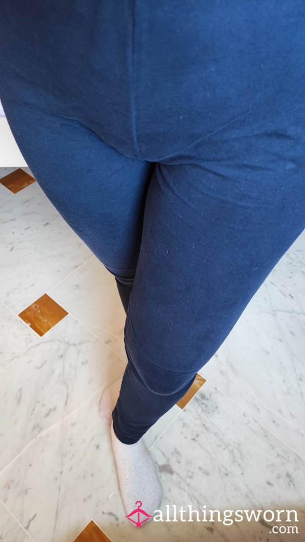 Old And Saturated Dark Blue Leggings – Ready For Intense Use