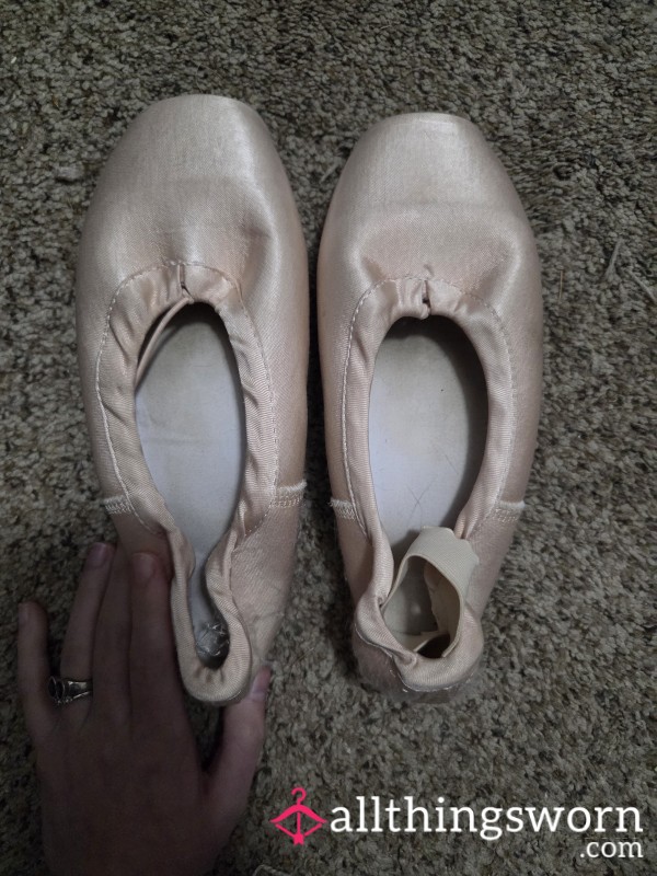 Old Ballet Pointe Shoes