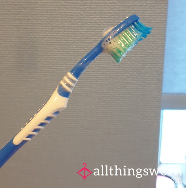 🎀 Old Crusty Toothbrush 🎀