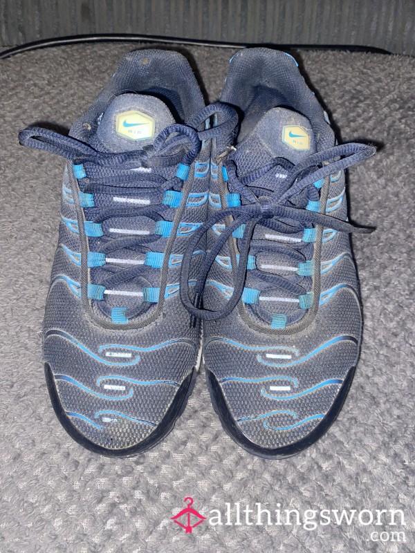 OLD, Dusty Nike TNS