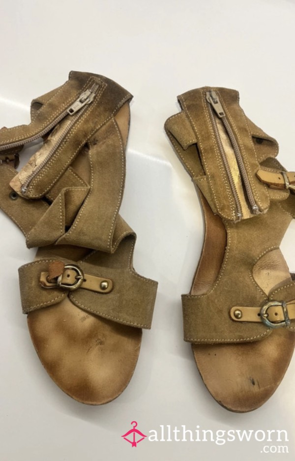 OLD Flat Gladiator Sandals With Toeprints