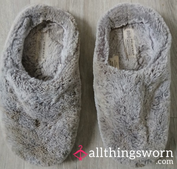Old Grey Memory Foam Slippers – Filthy, Flattened & Full Of Foot Scent 🩶👃🏾🦶🏾