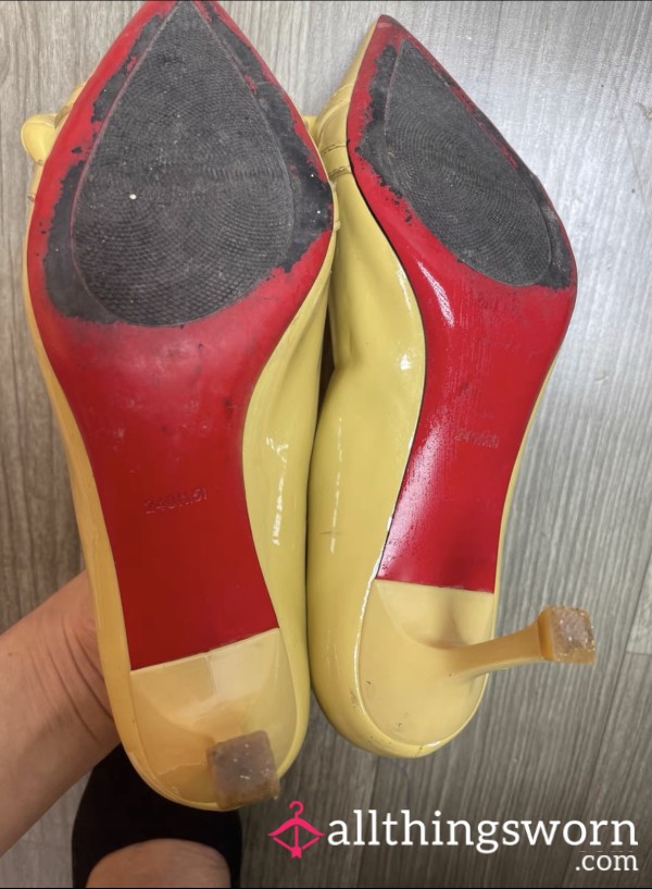 Old High Heels, Yellow With Buckle Decoration