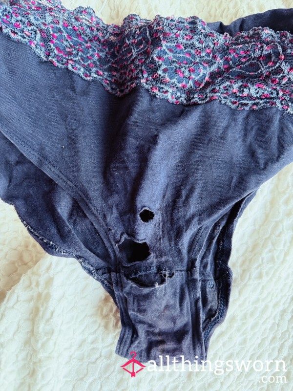 Old Knickers Used For P****ds 🩸