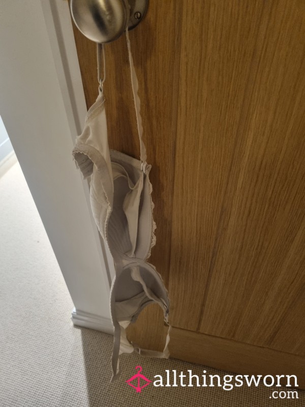 Old Maternity Bra , Breastfeeding Bra