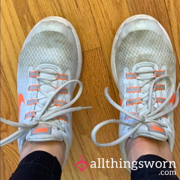 Old Nike Gym Shoes