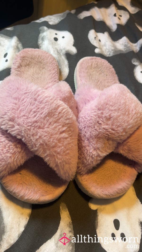 Old Purple Fluffy Slippers 💜