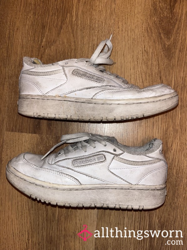 Old Reebok Sneakers 🤍