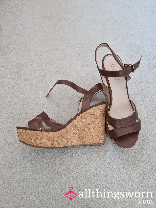 Old Scuffed Size 6 Wedges