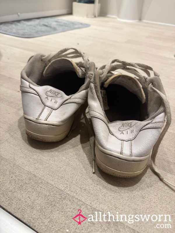 Old Smelly Air Force 1's