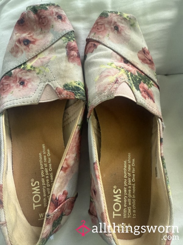 Old Smelly Flower Toms