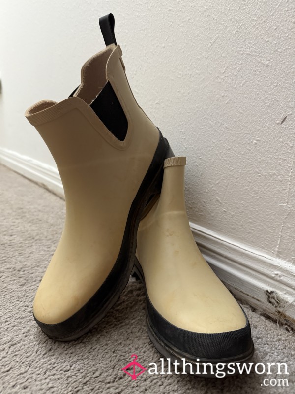 Old Smelly Hiking Boots