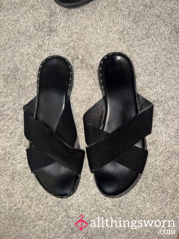 Old Tatty Black Sandals