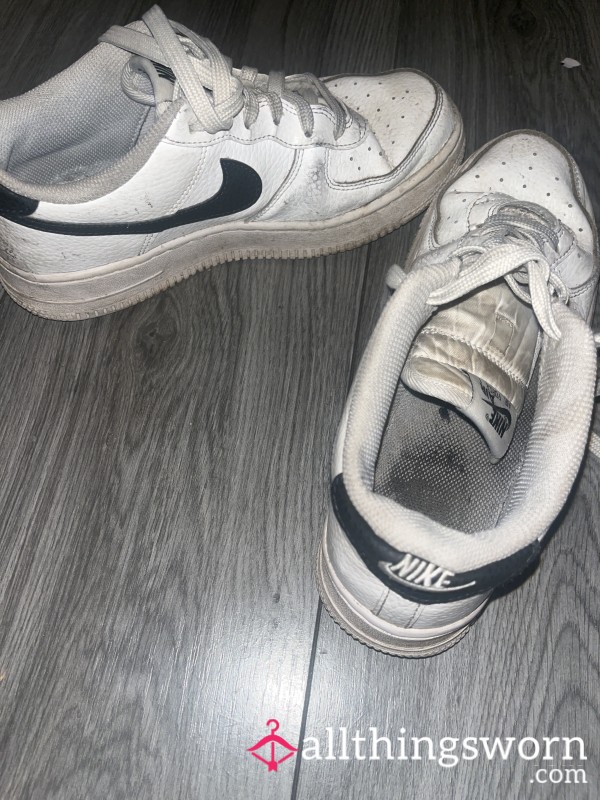 Old Trainers Size 5