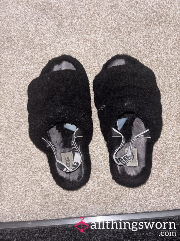 Old UGG Slippers Size 5
