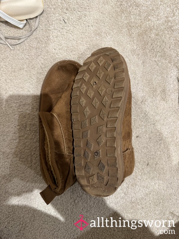Old Ugg Style Boots | Dirty, Sweaty, Worn