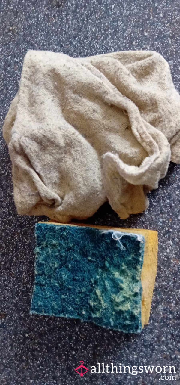 Old Wash Up Sponge And Duster