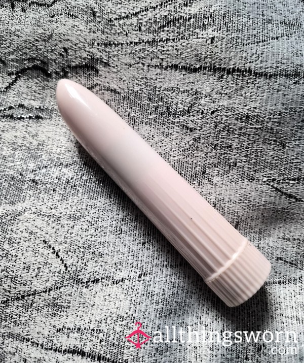 🤍Japanese Girls Old Well Used Small Light Pink Bullet Vibrater S** Toy Tattooed Petite Curvy Fitness Model