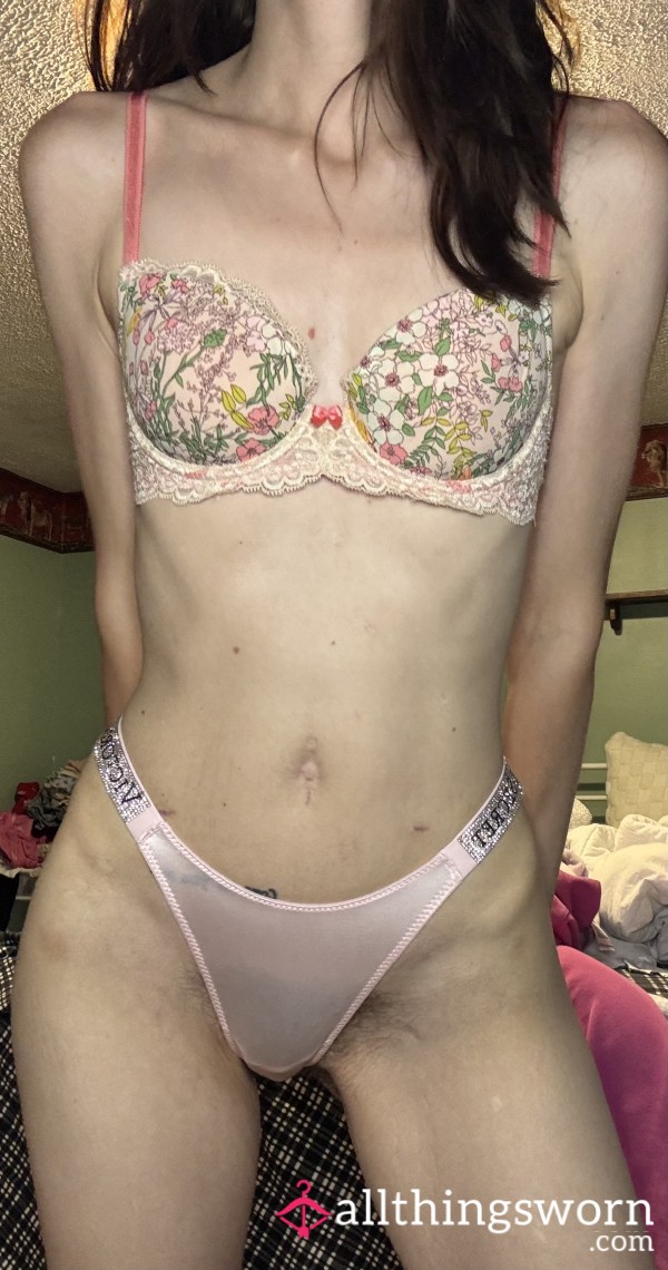 Old Well Worn Flor*l And Lace Trim VS PINK T Shirt Bra